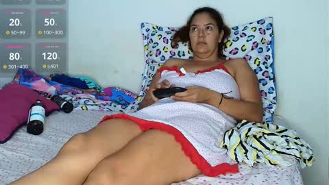 Snapshot of maira_milf chatting on October 21, 10:49 am Maira online show from October 21, 10:49 am