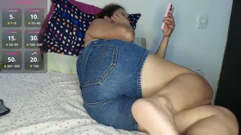 Snapshot of maira_milf chatting on May 21, 10:28 pm Maira online show from May 21, 10:28 pm