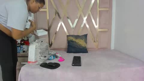 Snapshot of mairaasm chatting on May 27, 12:35 pm Mairaasm online show from May 27, 12:35 pm