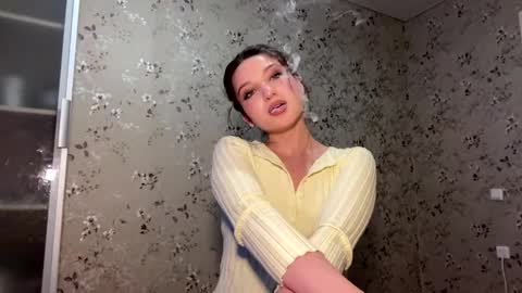 DIna online show from April 20, 3:15 pm