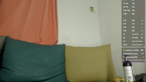 Snapshot of maison_sofiaa chatting on February 11, 8:58 am online show from February 11, 8:58 am