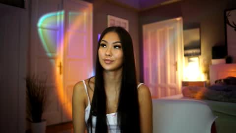 Mai online show from October 2, 2:24 pm