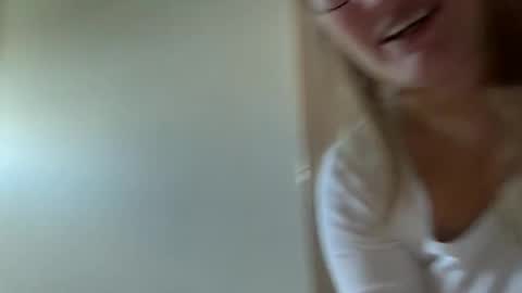 Snapshot of maisystellaxx chatting on May 21, 8:05 pm maisystellaxx online show from May 21, 8:05 pm