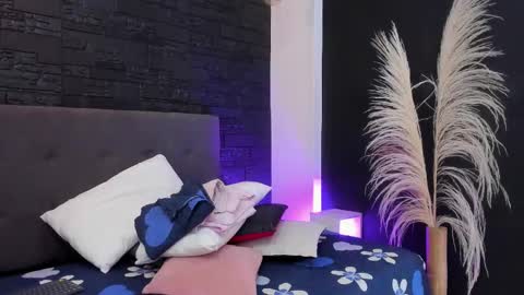 maite_smith69 online show from September 15, 1:11 pm