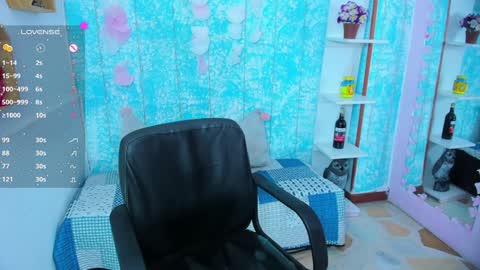 Maja online show from December 4, 2:59 pm