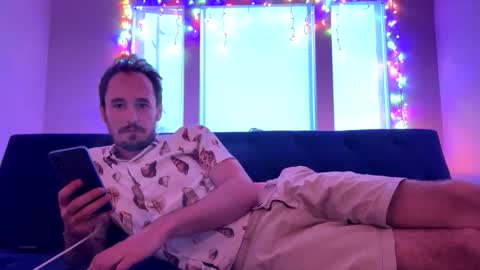 Snapshot of majesticuniverse93 chatting on November 9, 3:21 pm majesticuniverse93 online show from November 9, 3:21 pm