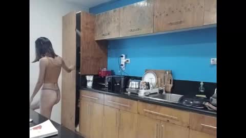 Snapshot of majesty0928 chatting on October 27, 11:20 pm Thank you guys   Hope to see you again on my next online  online show from October 27, 11:20 pm