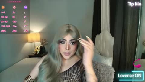 Snapshot of majestydannaxx chatting on November 23, 3:28 am majestydannaxx online show from November 23, 3:28 am