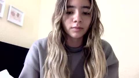 majo_gomezz online show from April 3, 2:42 am