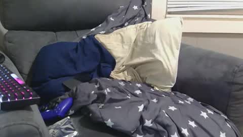 Snapshot of mak232000 chatting on November 29, 1:52 am mak online show from November 29, 1:52 am