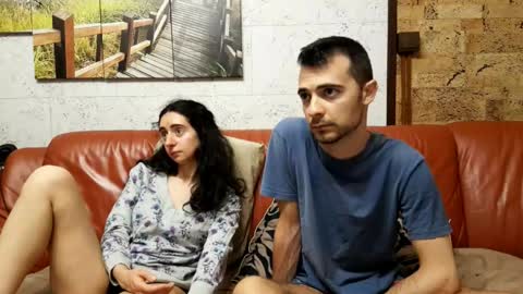 Snapshot of make_me_feel chatting on April 19, 7:05 pm Lena Ian online show from April 19, 7:05 pm