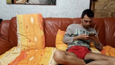 Snapshot of make_me_feel chatting on April 30, 6:36 pm Lena Ian online show from April 30, 6:36 pm