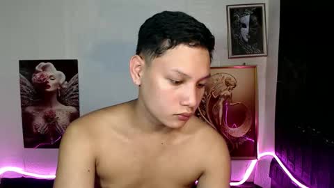 Snapshot of makehugecock chatting on September 22, 6:37 am makehugecock online show from September 22, 6:37 am