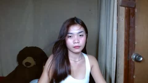 Snapshot of makeme_wettt chatting on February 12, 6:08 am makeme_wettt online show from February 12, 6:08 am