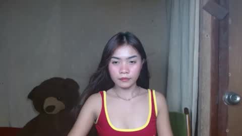 Snapshot of makeme_wettt chatting on February 13, 4:22 am makeme_wettt online show from February 13, 4:22 am