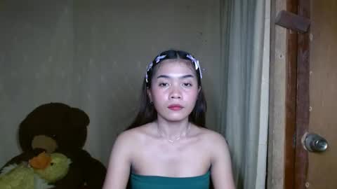 Snapshot of makeme_wettt chatting on February 20, 3:34 am makeme_wettt online show from February 20, 3:34 am