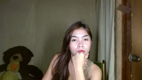 Snapshot of makeme_wettt chatting on February 25, 6:14 am makeme_wettt online show from February 25, 6:14 am