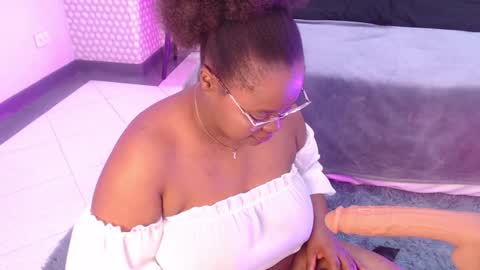 Snapshot of makena_gh chatting on January 5, 3:32 am makena online show from January 5, 3:32 am