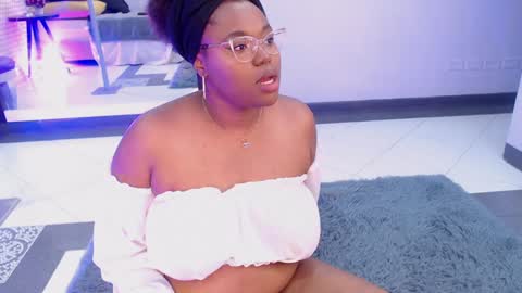 Snapshot of makena_gh chatting on January 30, 6:24 am makena online show from January 30, 6:24 am