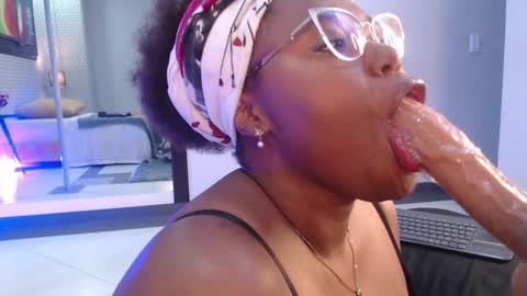 Snapshot of makena_gh chatting on January 31, 9:27 am makena online show from January 31, 9:27 am