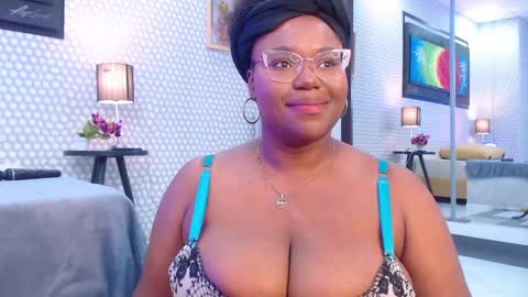 Snapshot of makena_gh chatting on February 13, 9:30 am makena online show from February 13, 9:30 am