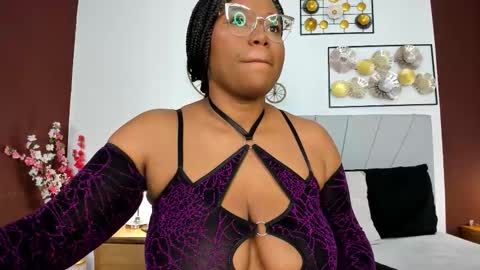 Snapshot of makena_gh chatting on September 20, 3:51 am makena online show from September 20, 3:51 am