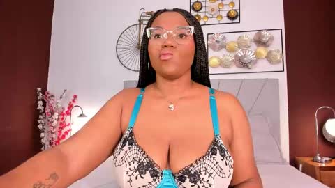 Snapshot of makena_gh chatting on October 2, 3:57 am makena online show from October 2, 3:57 am