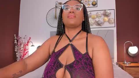 Snapshot of makena_gh chatting on October 4, 3:59 am makena online show from October 4, 3:59 am