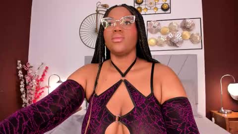 makena online show from November 8, 4:45 am