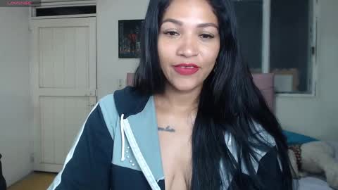 Snapshot of makennaa_1 chatting on May 6, 10:20 am MAKENNAA online show from May 6, 10:20 am