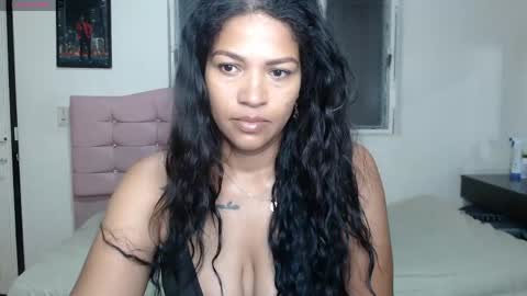 Snapshot of makennaa_1 chatting on May 21, 10:00 am MAKENNAA online show from May 21, 10:00 am