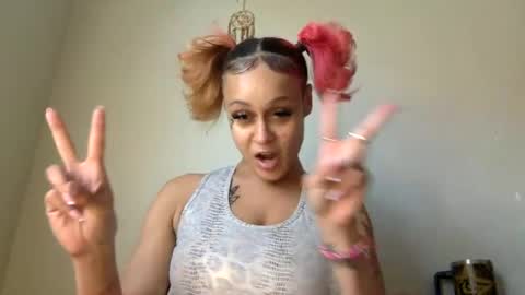 Snapshot of makeouthilldani chatting on June 29, 8:53 pm hokulani online show from June 29, 8:53 pm