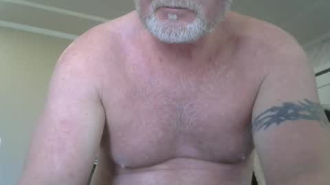 makinit08 online show from April 16, 7:14 pm