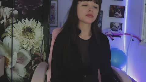 MakiyahBelle online show from April 18, 11:14 am