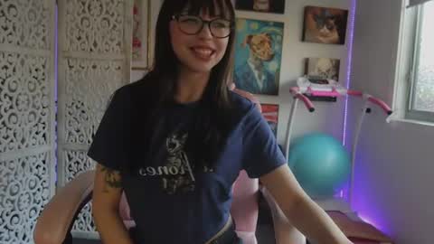 Snapshot of makiyahbelle2 chatting on July 3, 6:20 am MakiyahBelle online show from July 3, 6:20 am