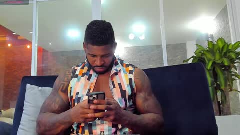 Makonnen online show from December 20, 3:14 am