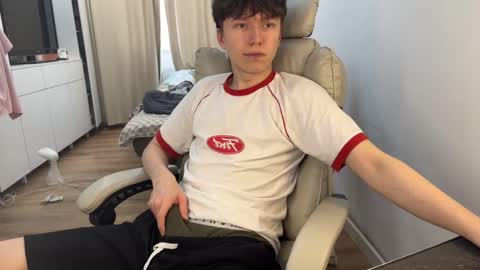 Snapshot of malcolm_yang chatting on October 29, 9:11 am Tom and Mark 3 online show from October 29, 9:11 am