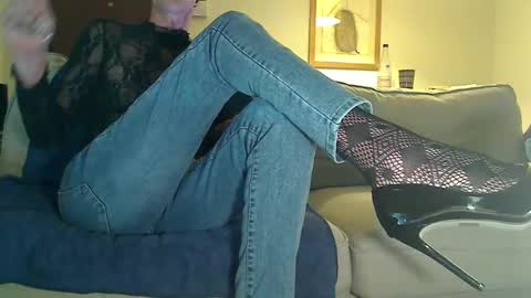 Snapshot of male_in_stockings chatting on January 5, 5:41 pm Sissy in stockings online show from January 5, 5:41 pm