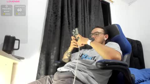 Snapshot of male_pussy chatting on June 19, 12:59 am ADAM online show from June 19, 12:59 am