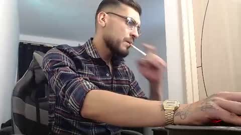 malek_xarx online show from July 15, 5:02 am