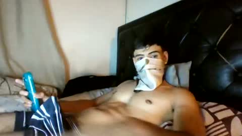 Snapshot of malekthick chatting on June 12, 3:05 am malekthick online show from June 12, 3:05 am