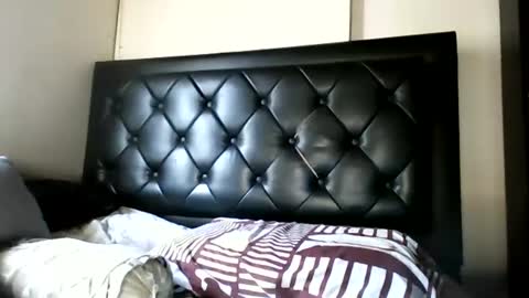 Snapshot of malekthick chatting on June 15, 1:57 pm malekthick online show from June 15, 1:57 pm