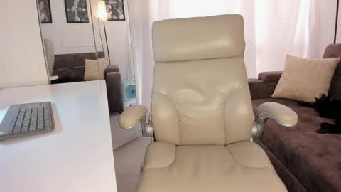 malena99_ online show from April 7, 6:30 pm