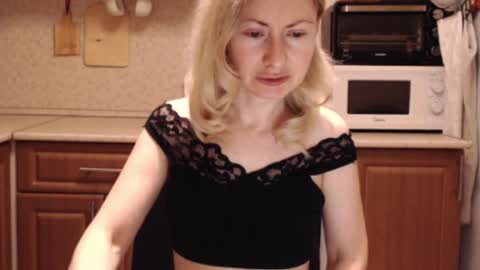 Snapshot of malenamila chatting on May 23, 9:30 pm Malena online show from May 23, 9:30 pm