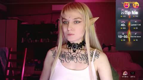 Snapshot of mali_sia chatting on November 28, 11:40 pm Mischelle online show from November 28, 11:40 pm