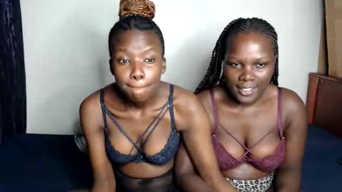 Snapshot of malia_latifa chatting on June 9, 1:39 am lati online show from June 9, 1:39 am