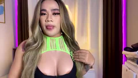 malia online show from November 3, 7:20 am