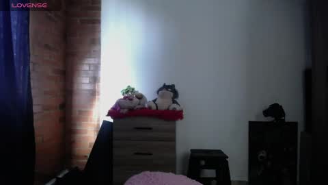 Snapshot of maliceinwonderland25 chatting on May 6, 1:49 pm Alice Asylum online show from May 6, 1:49 pm