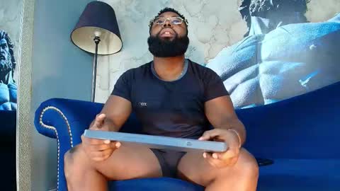 Snapshot of malik_arellano chatting on October 2, 2:13 pm The King Malik online show from October 2, 2:13 pm