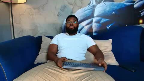 Snapshot of malik_arellano chatting on October 10, 2:05 pm The King Malik online show from October 10, 2:05 pm